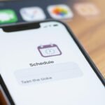 how to schedule a text message on iphone